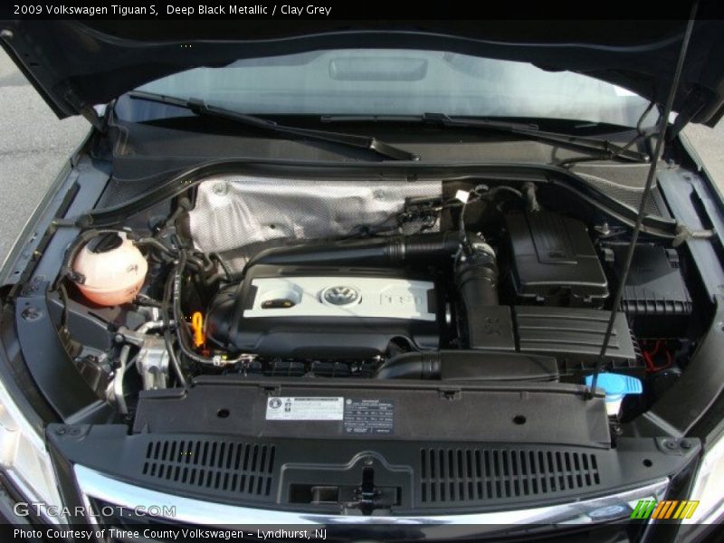  2009 Tiguan S Engine - 2.0 Liter Turbocharged DOHC 16-Valve VVT 4 Cylinder