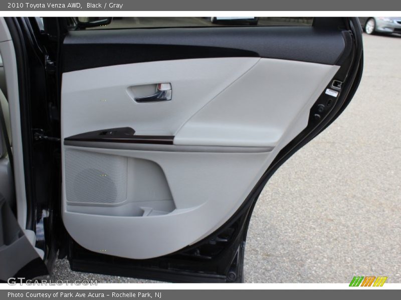 Black / Gray 2010 Toyota Venza AWD