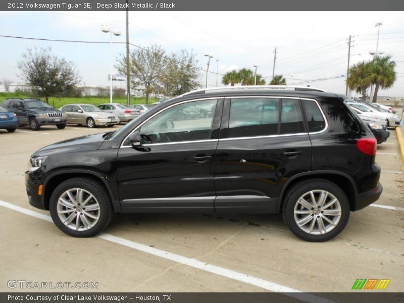 Deep Black Metallic / Black 2012 Volkswagen Tiguan SE