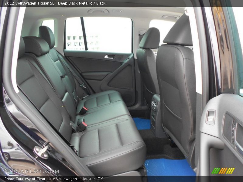 Deep Black Metallic / Black 2012 Volkswagen Tiguan SE
