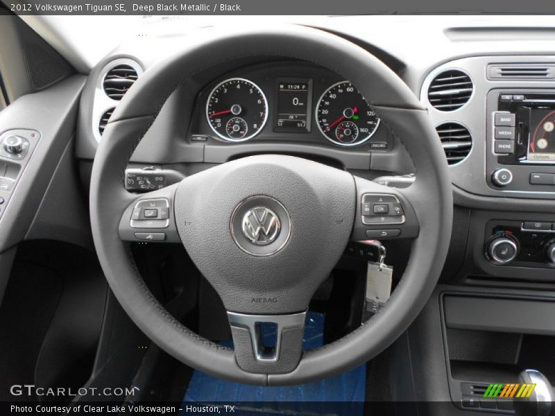 Deep Black Metallic / Black 2012 Volkswagen Tiguan SE