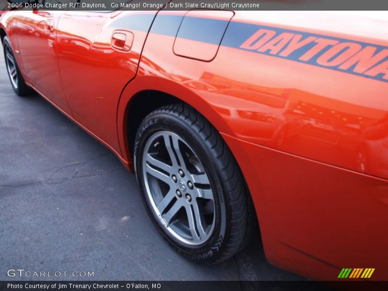Go Mango! Orange / Dark Slate Gray/Light Graystone 2006 Dodge Charger R/T Daytona