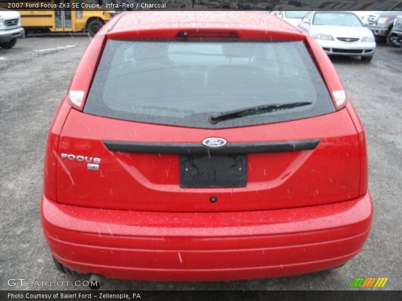 Infra-Red / Charcoal 2007 Ford Focus ZX3 SE Coupe