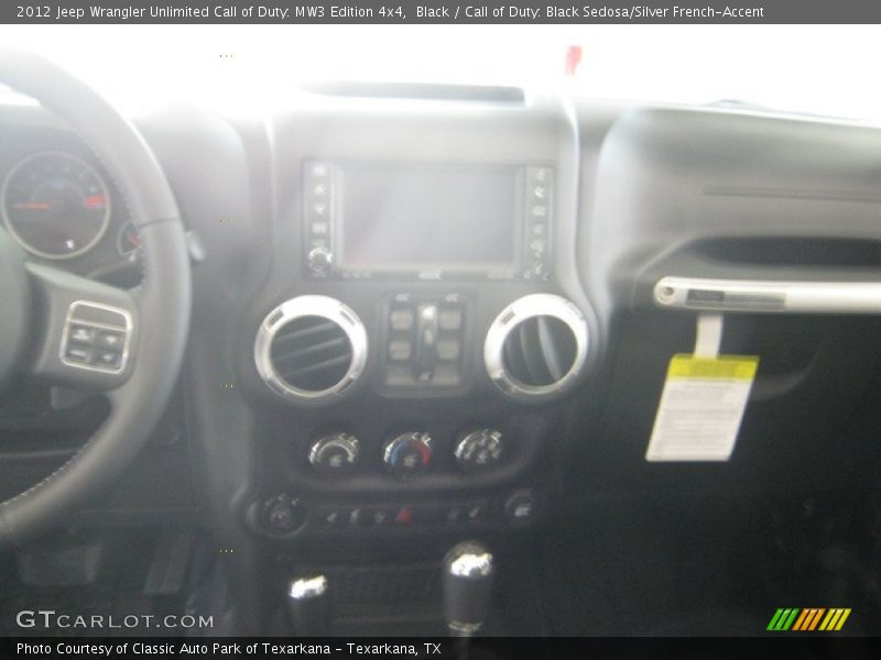 Black / Call of Duty: Black Sedosa/Silver French-Accent 2012 Jeep Wrangler Unlimited Call of Duty: MW3 Edition 4x4