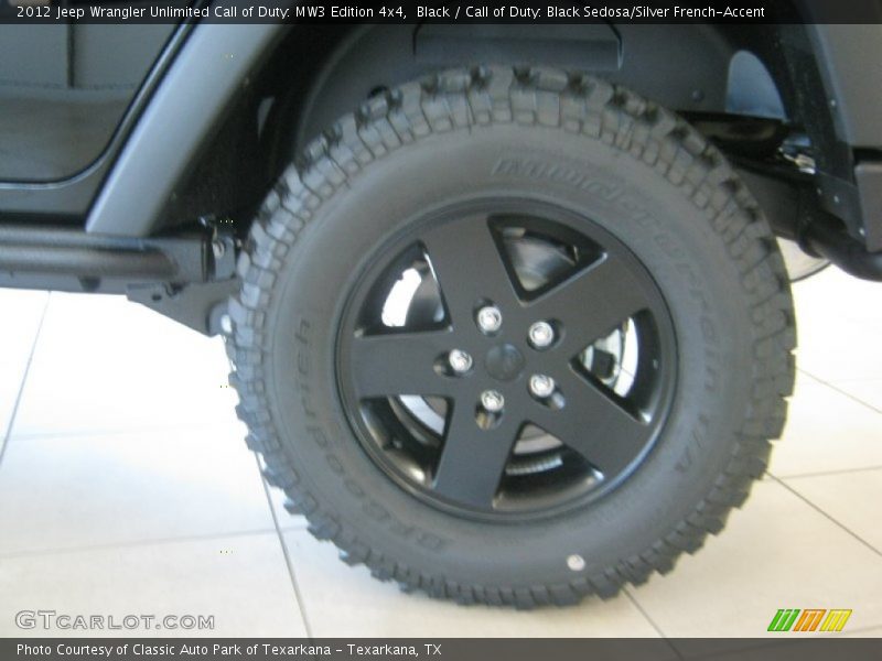 Black / Call of Duty: Black Sedosa/Silver French-Accent 2012 Jeep Wrangler Unlimited Call of Duty: MW3 Edition 4x4