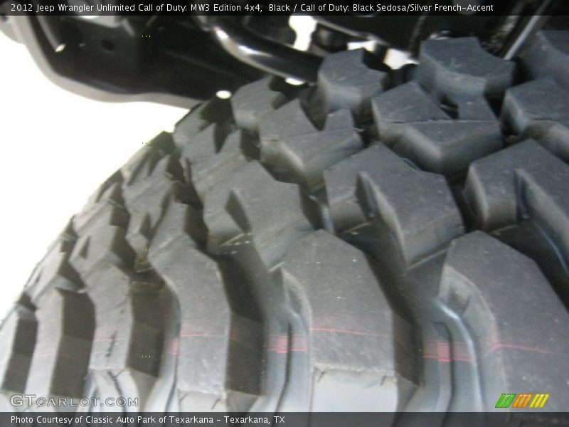 Black / Call of Duty: Black Sedosa/Silver French-Accent 2012 Jeep Wrangler Unlimited Call of Duty: MW3 Edition 4x4