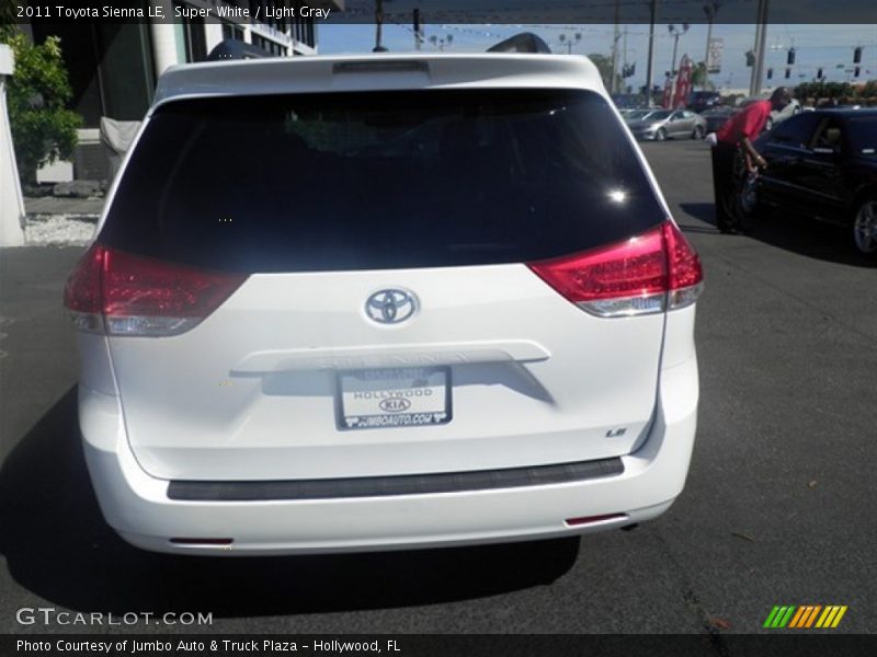 Super White / Light Gray 2011 Toyota Sienna LE