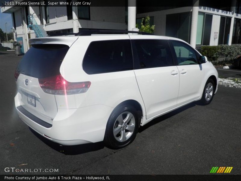 Super White / Light Gray 2011 Toyota Sienna LE
