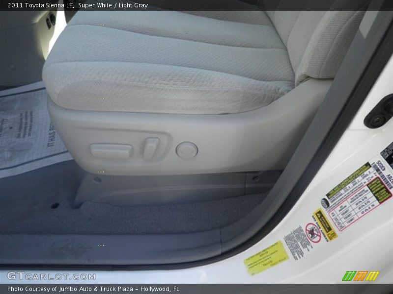 Super White / Light Gray 2011 Toyota Sienna LE