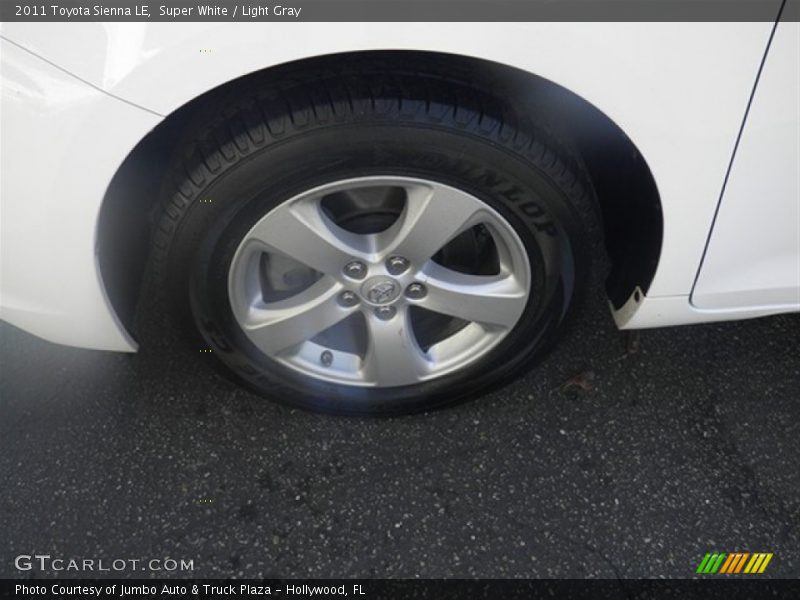 Super White / Light Gray 2011 Toyota Sienna LE