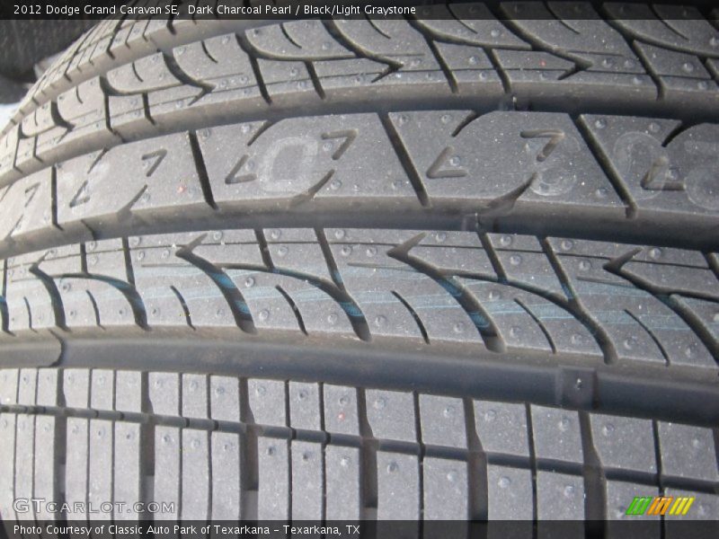 Dark Charcoal Pearl / Black/Light Graystone 2012 Dodge Grand Caravan SE