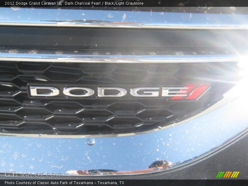 Dark Charcoal Pearl / Black/Light Graystone 2012 Dodge Grand Caravan SE