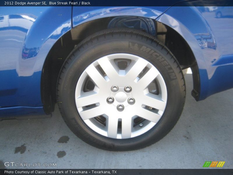 Blue Streak Pearl / Black 2012 Dodge Avenger SE