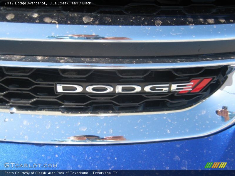 Blue Streak Pearl / Black 2012 Dodge Avenger SE