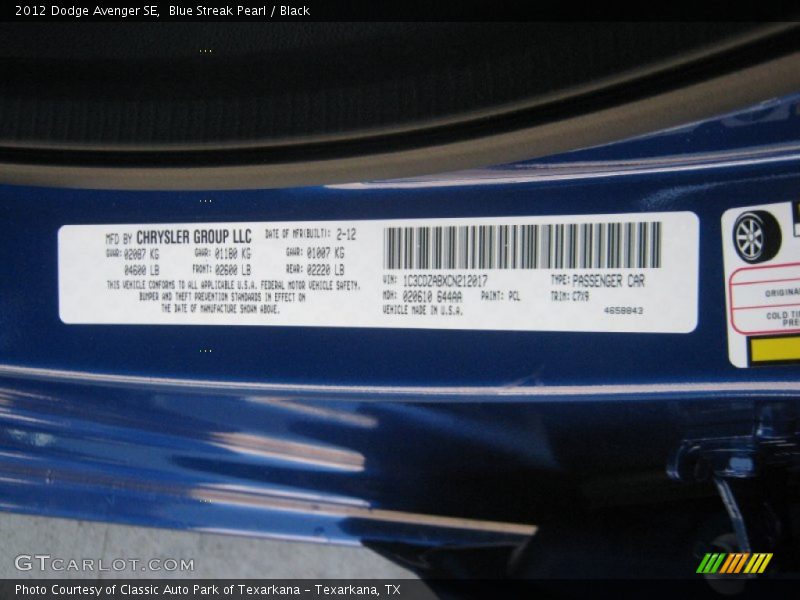 Blue Streak Pearl / Black 2012 Dodge Avenger SE