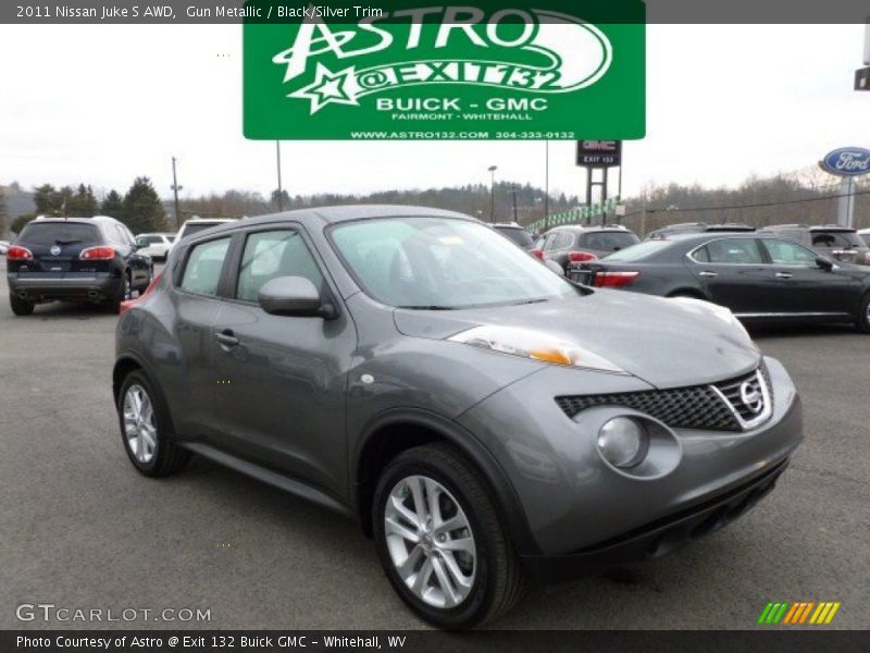 Gun Metallic / Black/Silver Trim 2011 Nissan Juke S AWD