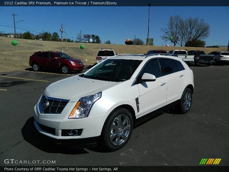 Front 3/4 View of 2012 SRX Premium