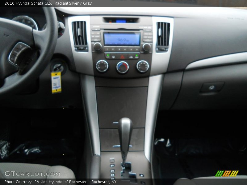 Radiant Silver / Gray 2010 Hyundai Sonata GLS