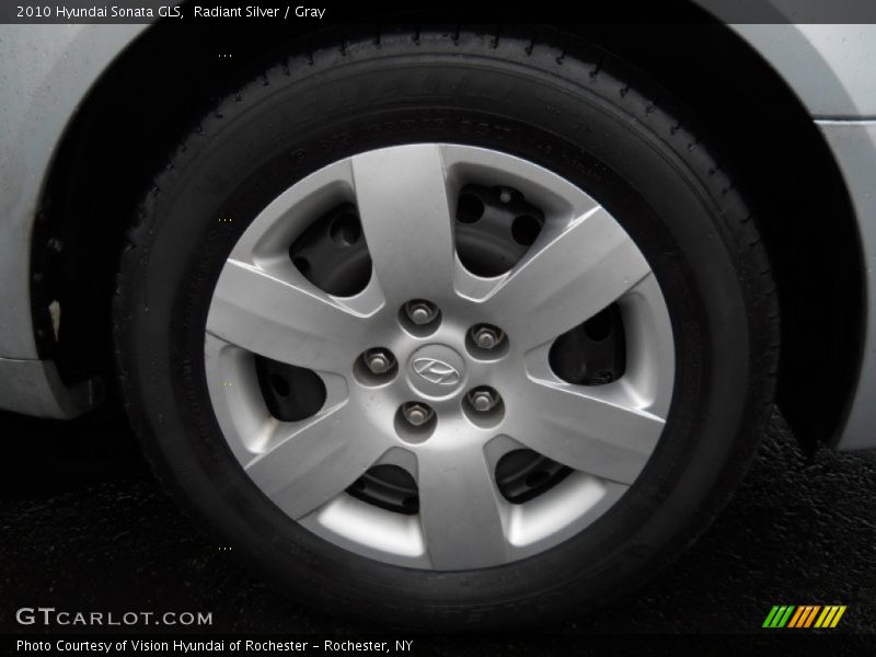 Radiant Silver / Gray 2010 Hyundai Sonata GLS