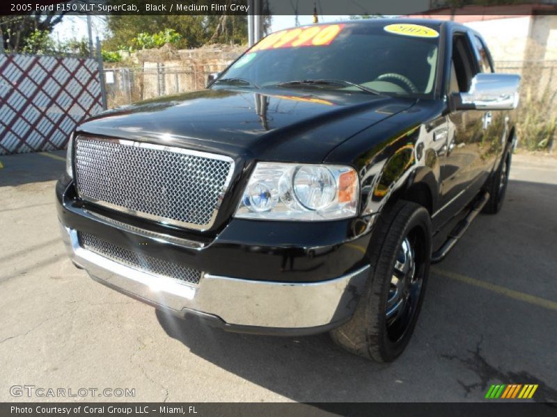 Black / Medium Flint Grey 2005 Ford F150 XLT SuperCab