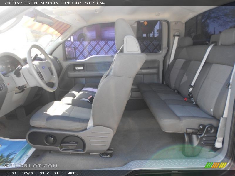 Black / Medium Flint Grey 2005 Ford F150 XLT SuperCab