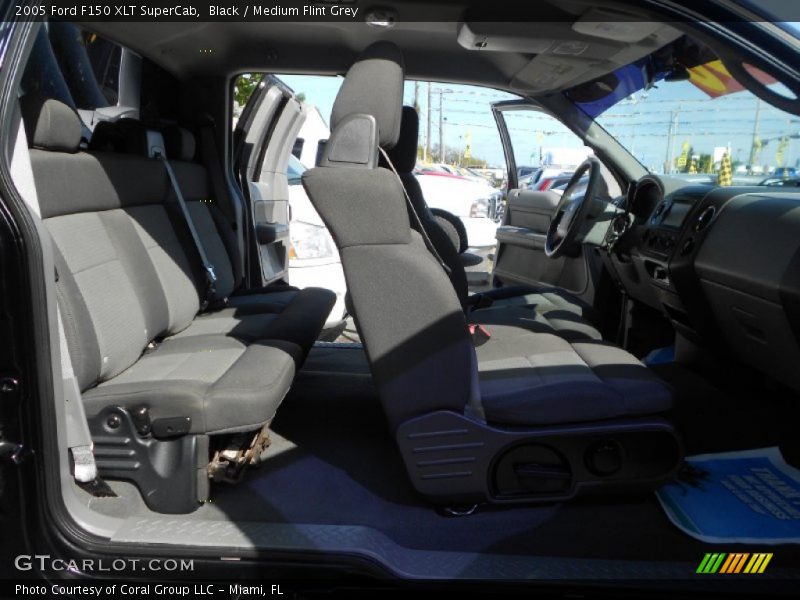 Black / Medium Flint Grey 2005 Ford F150 XLT SuperCab