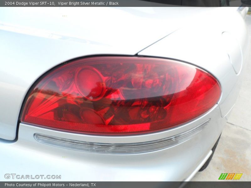 Viper Bright Silver Metallic / Black 2004 Dodge Viper SRT-10