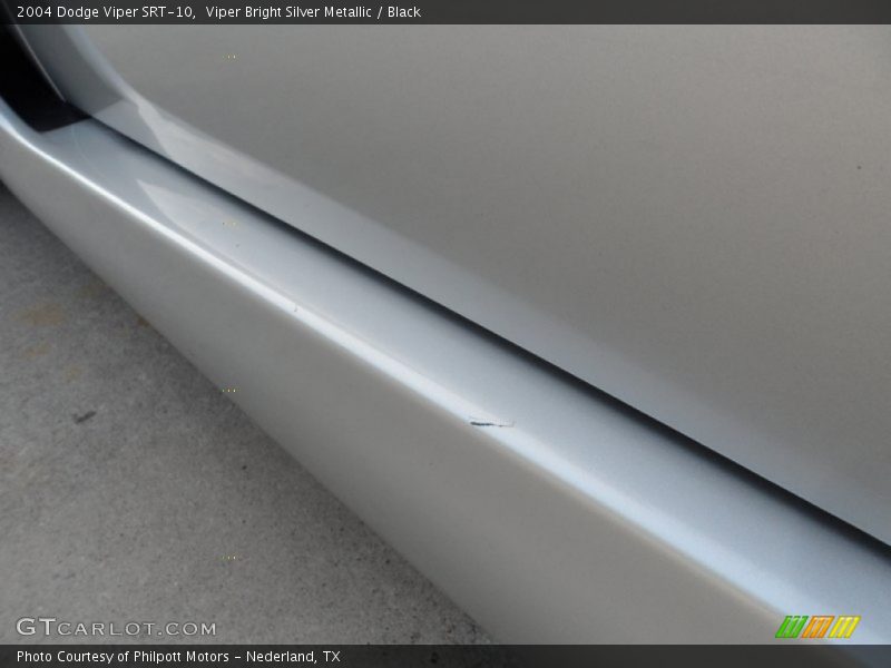Viper Bright Silver Metallic / Black 2004 Dodge Viper SRT-10