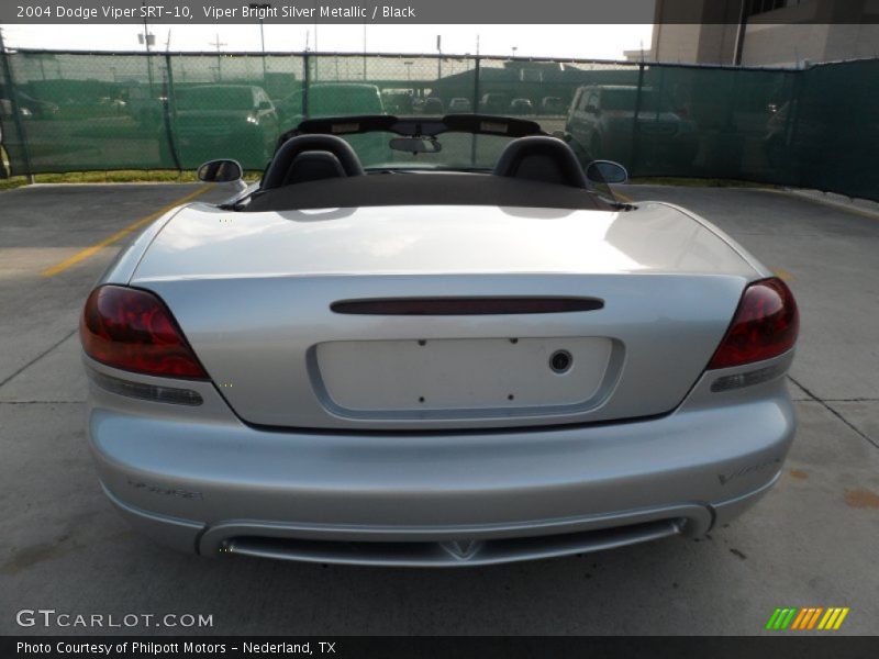 Viper Bright Silver Metallic / Black 2004 Dodge Viper SRT-10
