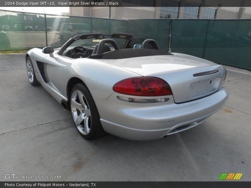 Viper Bright Silver Metallic / Black 2004 Dodge Viper SRT-10