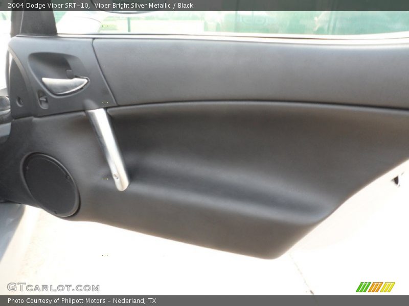 Viper Bright Silver Metallic / Black 2004 Dodge Viper SRT-10