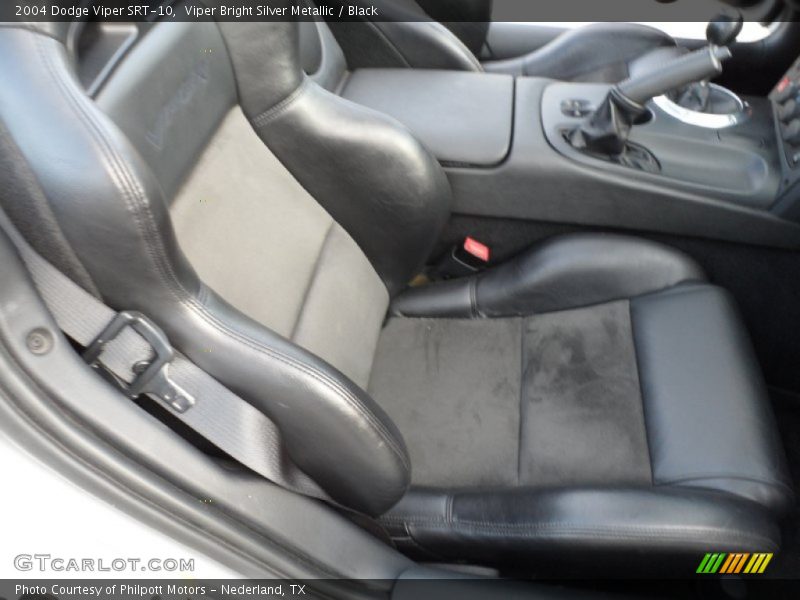 Front Seat of 2004 Viper SRT-10