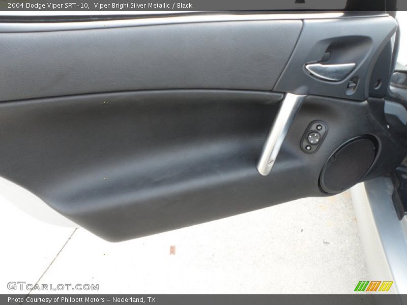 Viper Bright Silver Metallic / Black 2004 Dodge Viper SRT-10