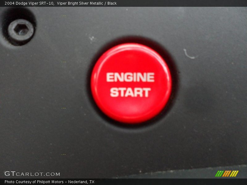 Viper Bright Silver Metallic / Black 2004 Dodge Viper SRT-10