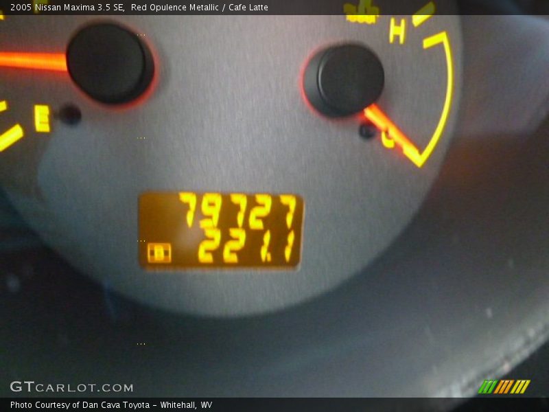 Red Opulence Metallic / Cafe Latte 2005 Nissan Maxima 3.5 SE