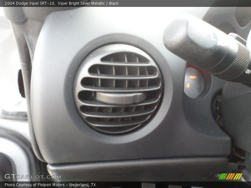 Viper Bright Silver Metallic / Black 2004 Dodge Viper SRT-10