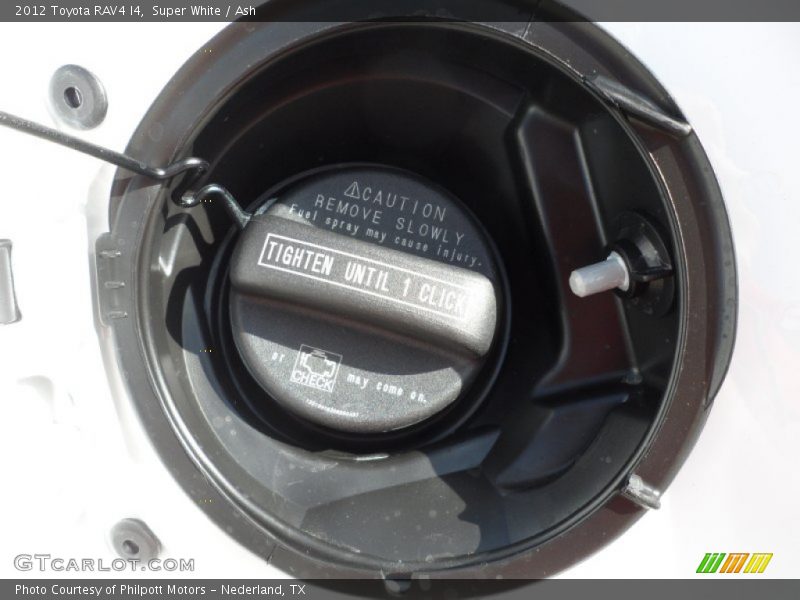 Super White / Ash 2012 Toyota RAV4 I4