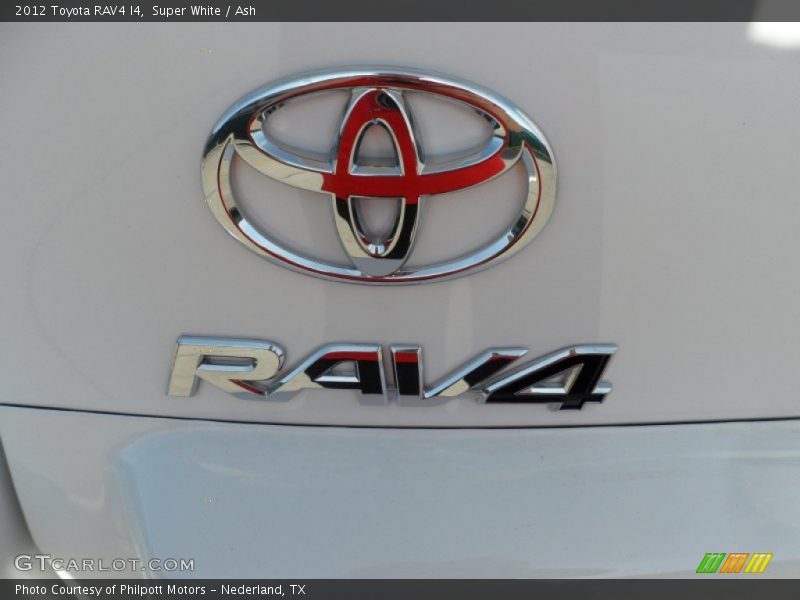Super White / Ash 2012 Toyota RAV4 I4