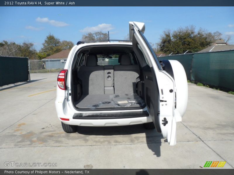 Super White / Ash 2012 Toyota RAV4 I4