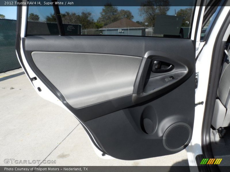 Super White / Ash 2012 Toyota RAV4 I4