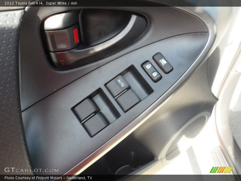 Super White / Ash 2012 Toyota RAV4 I4