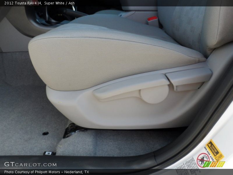 Super White / Ash 2012 Toyota RAV4 I4