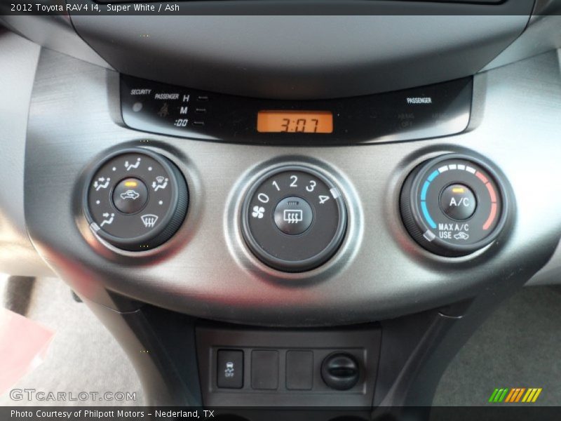 Super White / Ash 2012 Toyota RAV4 I4