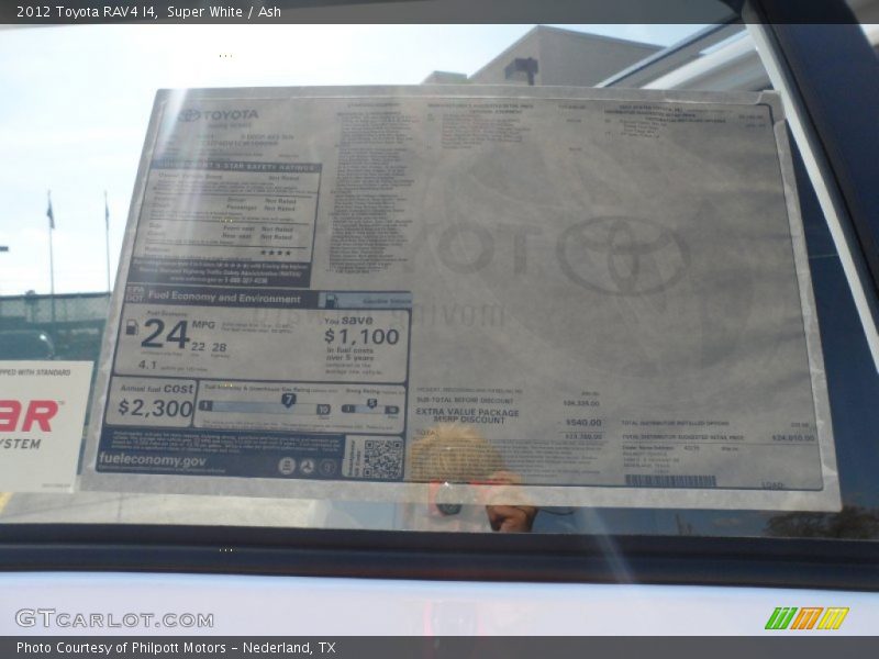 Super White / Ash 2012 Toyota RAV4 I4