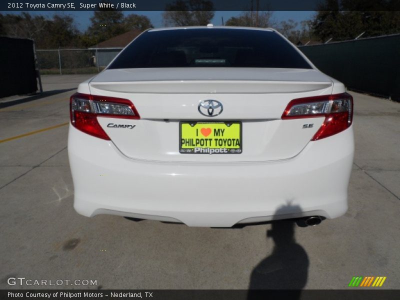 Super White / Black 2012 Toyota Camry SE