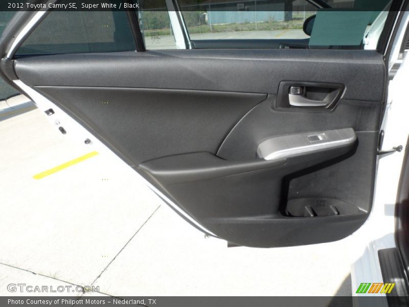Super White / Black 2012 Toyota Camry SE