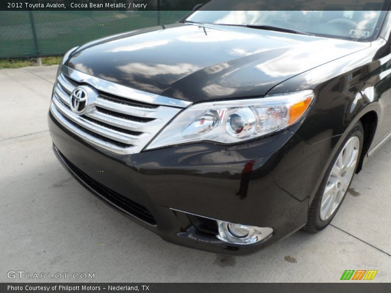 Cocoa Bean Metallic / Ivory 2012 Toyota Avalon