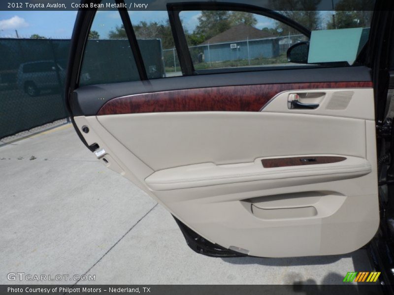 Cocoa Bean Metallic / Ivory 2012 Toyota Avalon