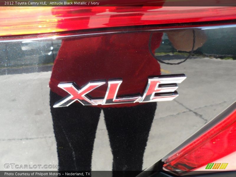 Attitude Black Metallic / Ivory 2012 Toyota Camry XLE