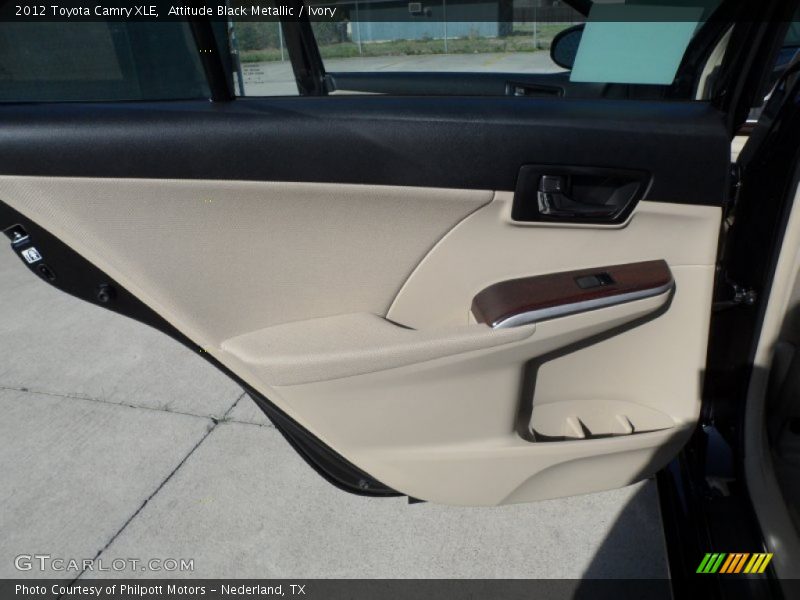Attitude Black Metallic / Ivory 2012 Toyota Camry XLE